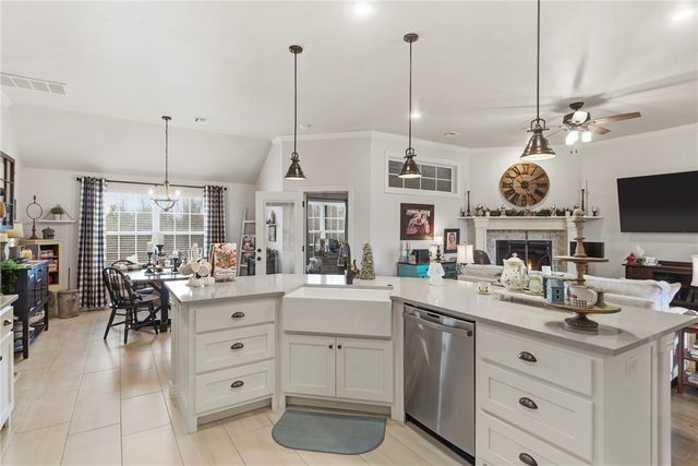 9011 Overland Drive, Siloam Springs, AR 72761