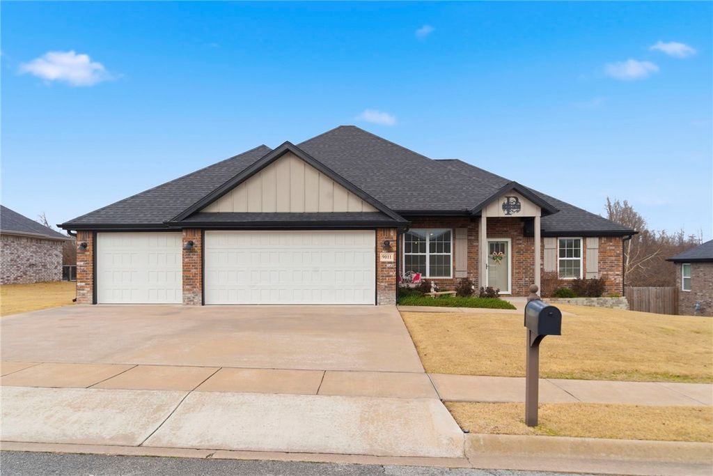 9011 Overland Drive, Siloam Springs, AR 72761