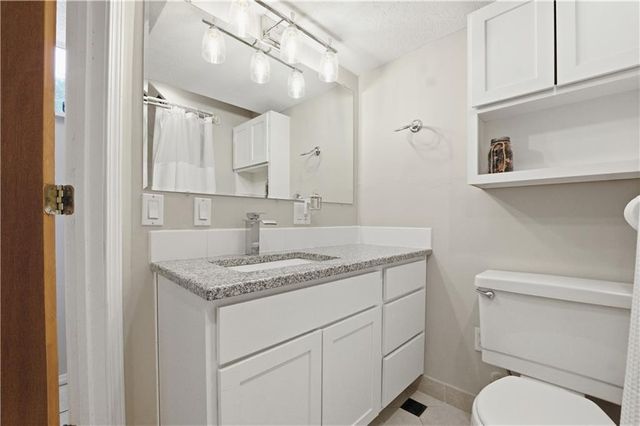 2904 NW Bedford Court, Blue Springs, MO 64015