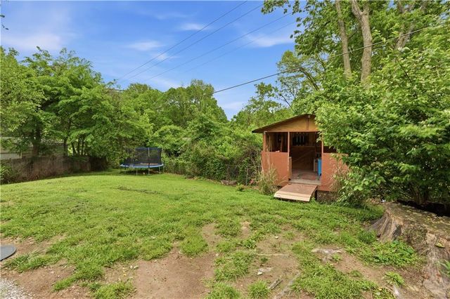 2904 NW Bedford Court, Blue Springs, MO 64015