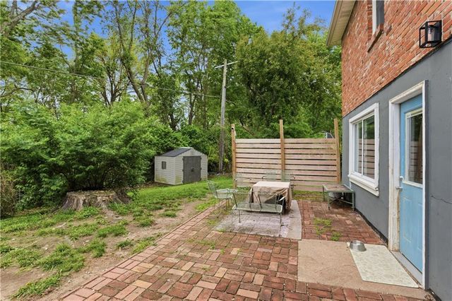 2904 NW Bedford Court, Blue Springs, MO 64015