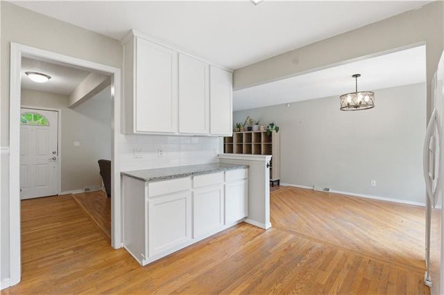 2904 NW Bedford Court, Blue Springs, MO 64015