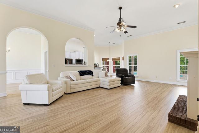 110 Lake Park Court, Sharpsburg, GA 30277