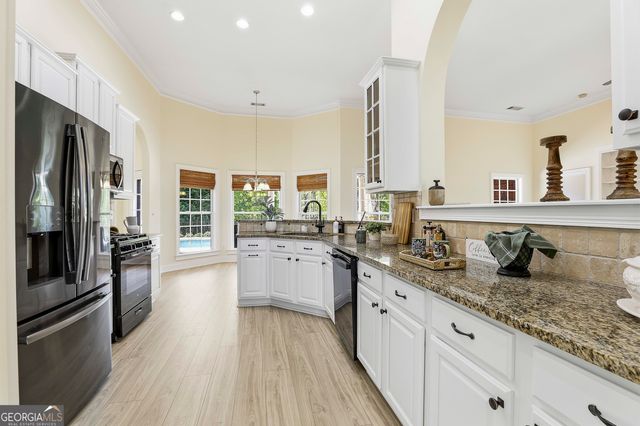 110 Lake Park Court, Sharpsburg, GA 30277