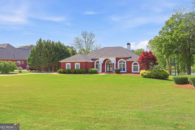 110 Lake Park Court, Sharpsburg, GA 30277