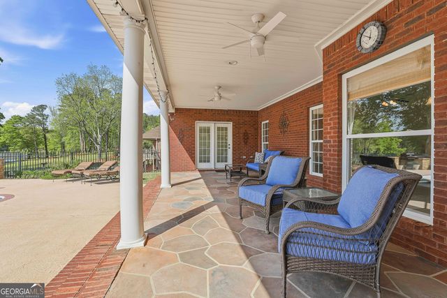 110 Lake Park Court, Sharpsburg, GA 30277