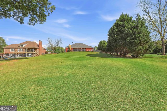 110 Lake Park Court, Sharpsburg, GA 30277