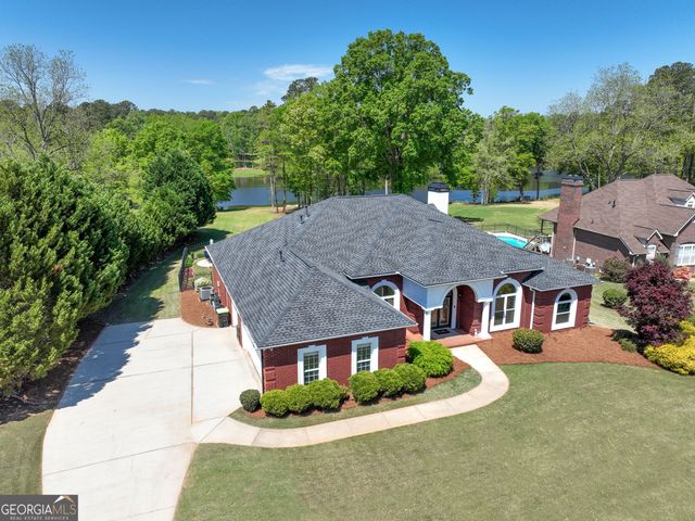 110 Lake Park Court, Sharpsburg, GA 30277