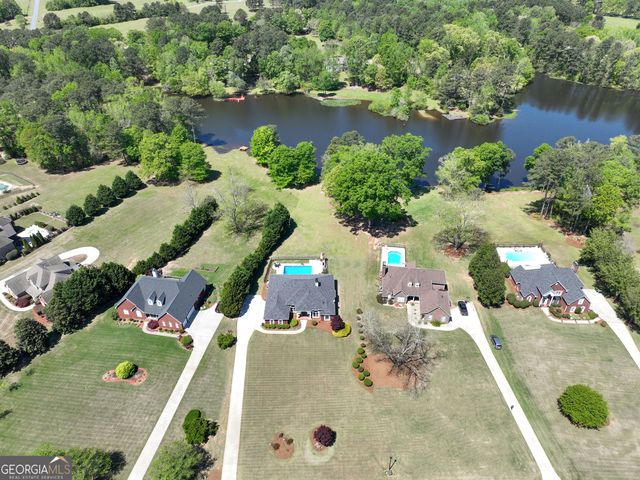 110 Lake Park Court, Sharpsburg, GA 30277