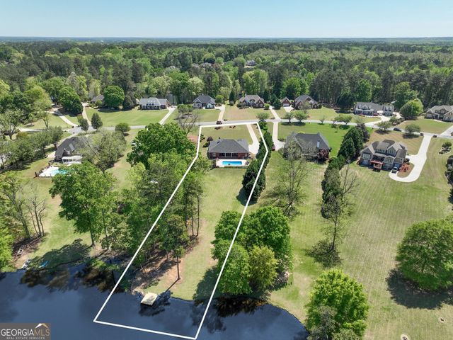 110 Lake Park Court, Sharpsburg, GA 30277