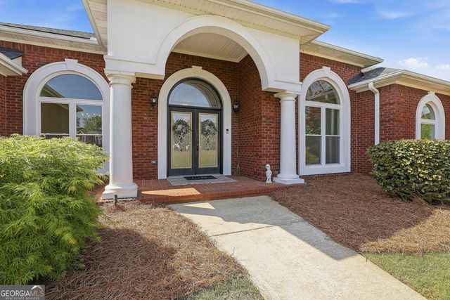 110 Lake Park Court, Sharpsburg, GA 30277