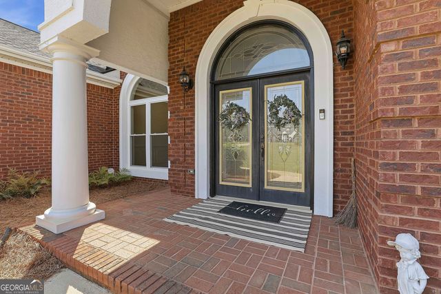 110 Lake Park Court, Sharpsburg, GA 30277