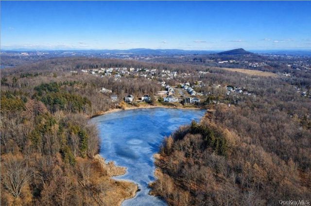 9 Benedict Lane 5-7, New Windsor, NY 12553