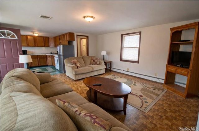 9 Benedict Lane 5-7, New Windsor, NY 12553