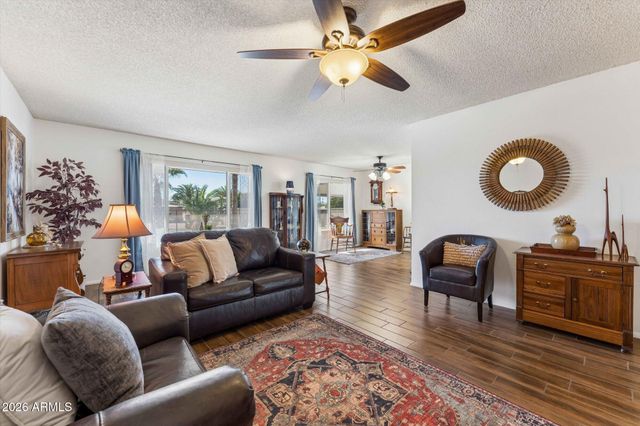 9721 W GREENWAY Road, Sun City, AZ 85351