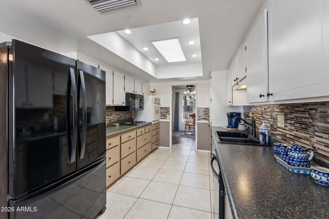 9721 W GREENWAY Road, Sun City, AZ 85351