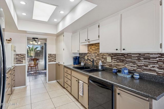 9721 W GREENWAY Road, Sun City, AZ 85351