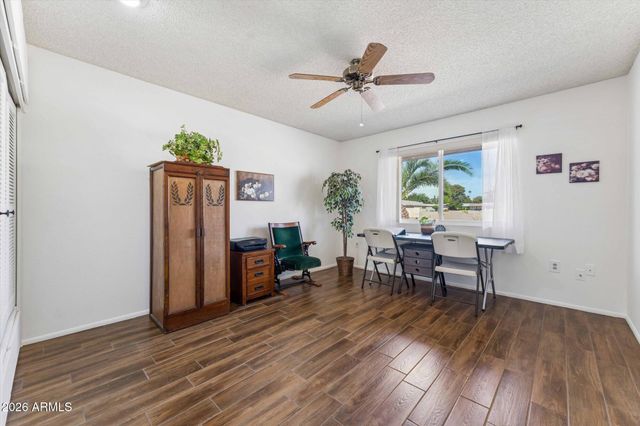 9721 W GREENWAY Road, Sun City, AZ 85351