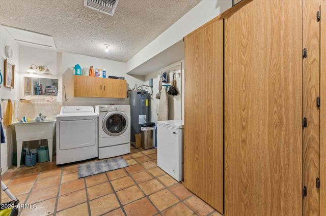 9721 W GREENWAY Road, Sun City, AZ 85351