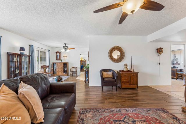 9721 W GREENWAY Road, Sun City, AZ 85351