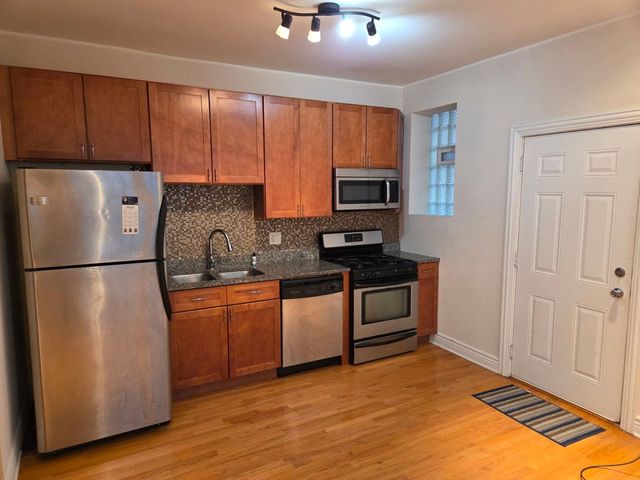 5902 W Madison Street 3, Chicago, IL 60644