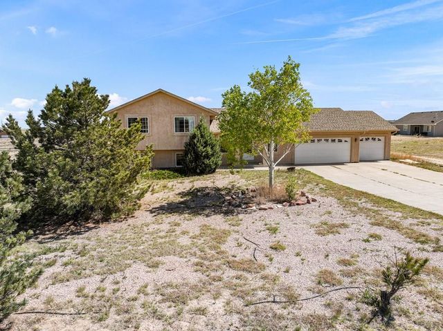 524 E McCulloch Blvd, Pueblo West, CO 81007