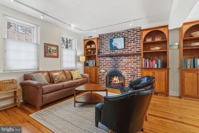 804-6 LOMBARD ST, Philadelphia, PA 19147