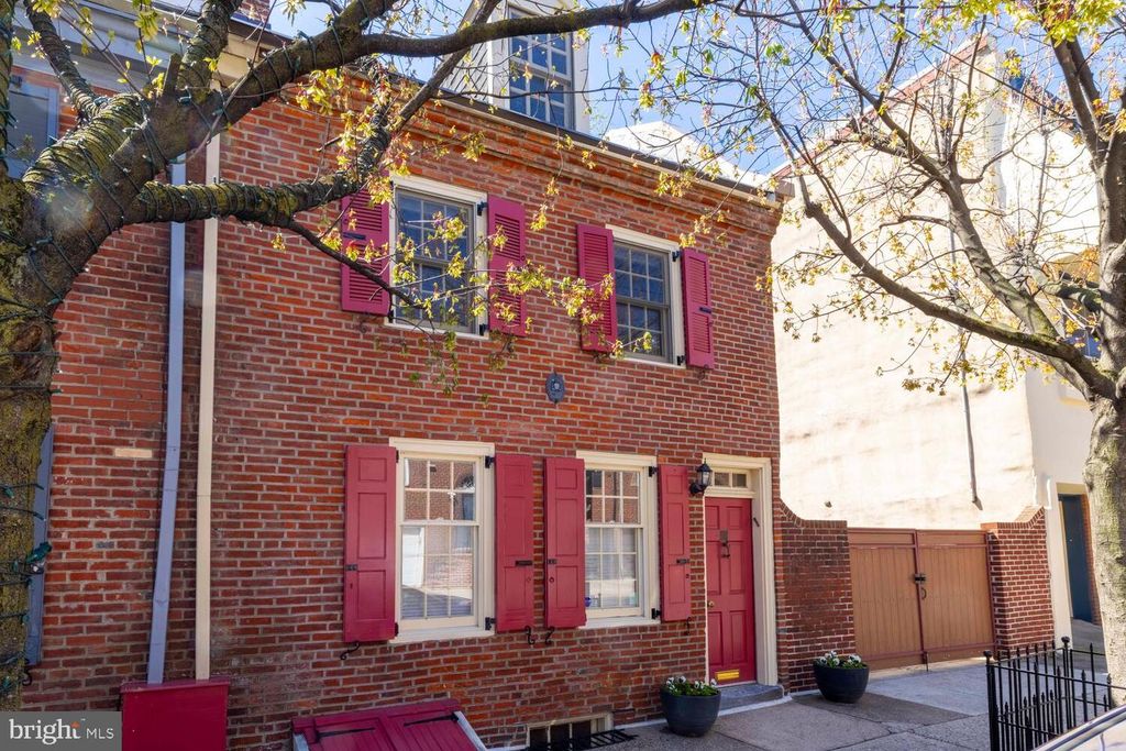 804-6 LOMBARD ST, Philadelphia, PA 19147