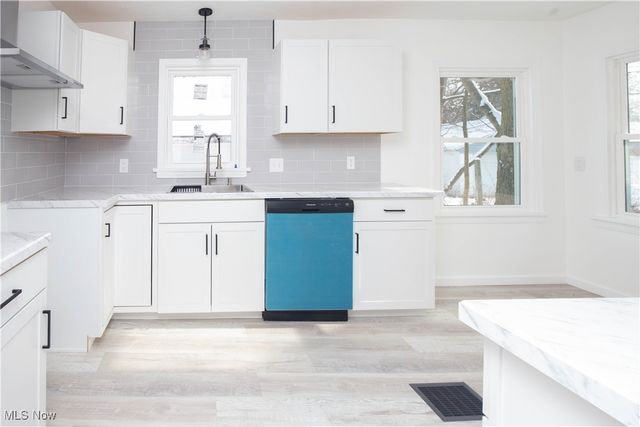 1093 Valdes Avenue, Akron, OH 44320