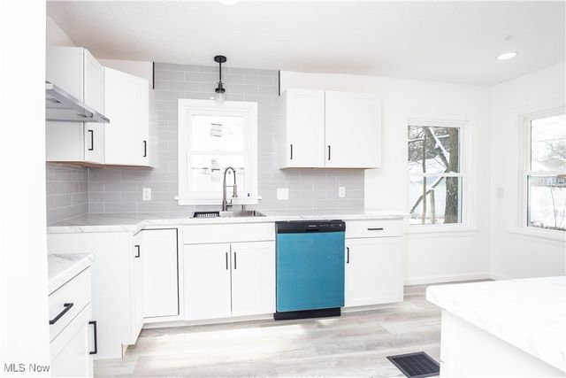 1093 Valdes Avenue, Akron, OH 44320