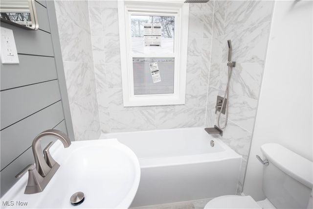 1093 Valdes Avenue, Akron, OH 44320