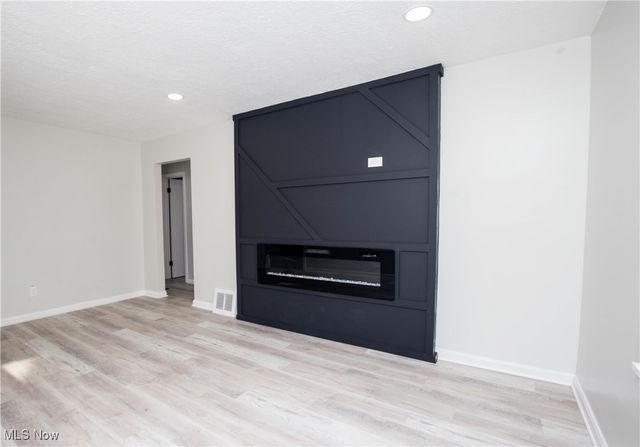 1093 Valdes Avenue, Akron, OH 44320