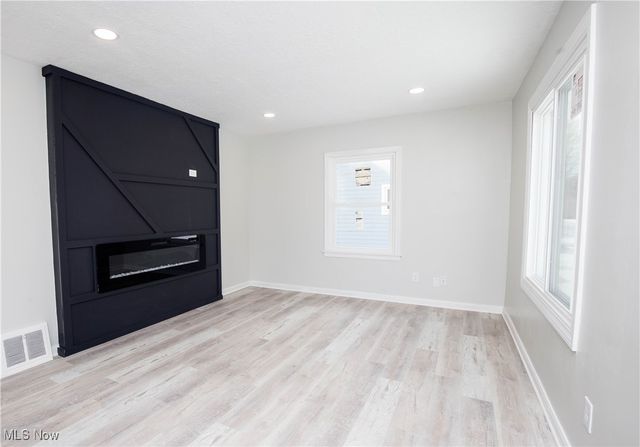 1093 Valdes Avenue, Akron, OH 44320