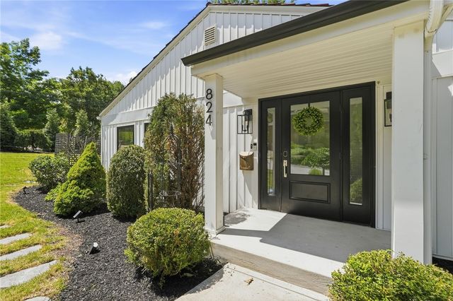 824 Foxland Drive, Mt Lebanon, PA 15243