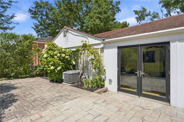 824 Foxland Drive, Mt Lebanon, PA 15243