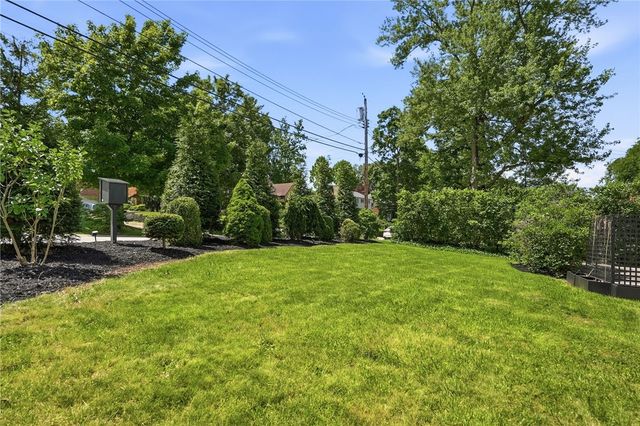 824 Foxland Drive, Mt Lebanon, PA 15243