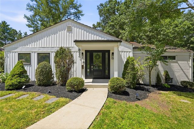 824 Foxland Drive, Mt Lebanon, PA 15243