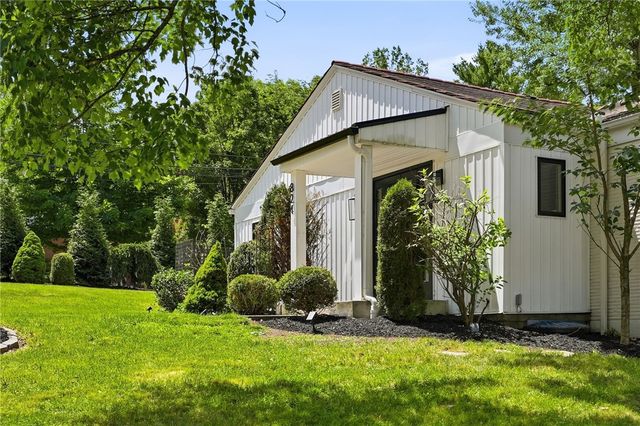 824 Foxland Drive, Mt Lebanon, PA 15243