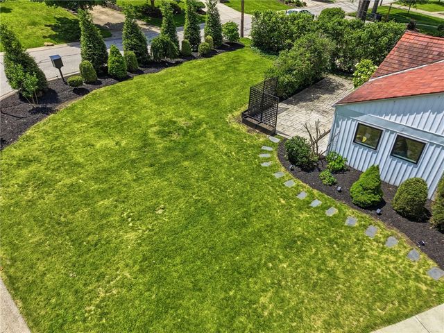 824 Foxland Drive, Mt Lebanon, PA 15243