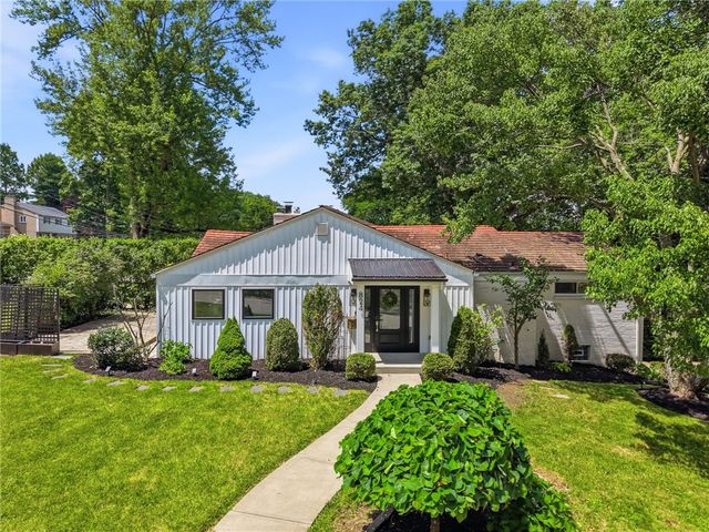 824 Foxland Drive, Mt Lebanon, PA 15243