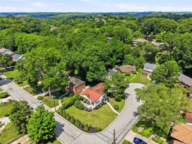 824 Foxland Drive, Mt Lebanon, PA 15243