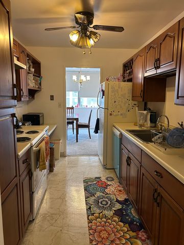 6301 N Sheridan Road 6O, Chicago, IL 60660