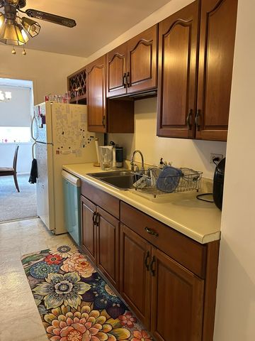 6301 N Sheridan Road 6O, Chicago, IL 60660