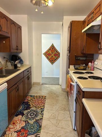 6301 N Sheridan Road 6O, Chicago, IL 60660