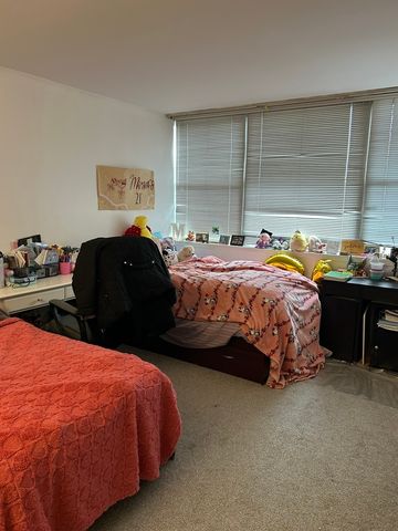 6301 N Sheridan Road 6O, Chicago, IL 60660