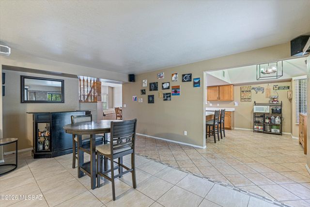 10301 N Oak Knoll Lane, Tucson, AZ 85737
