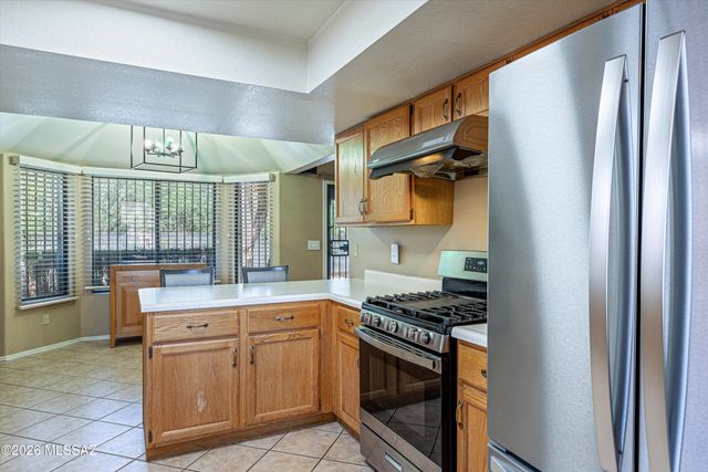 10301 N Oak Knoll Lane, Tucson, AZ 85737