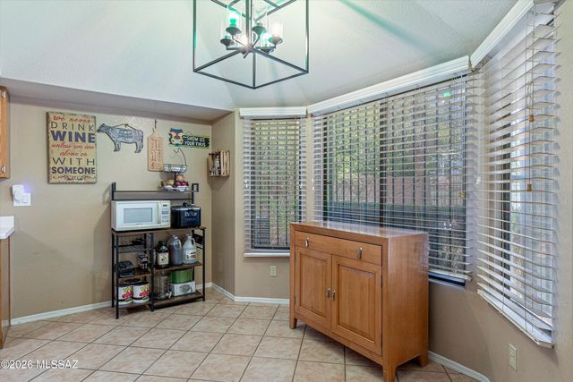 10301 N Oak Knoll Lane, Tucson, AZ 85737