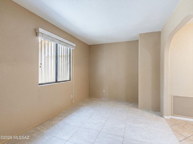 10301 N Oak Knoll Lane, Tucson, AZ 85737