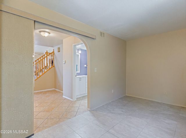 10301 N Oak Knoll Lane, Tucson, AZ 85737